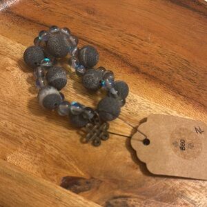 Gray and Silver Beaded Bracelet with Elegant Design